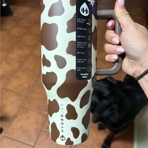 HydroJug Cow Print 40oz Traveler *brand new, sold out style*